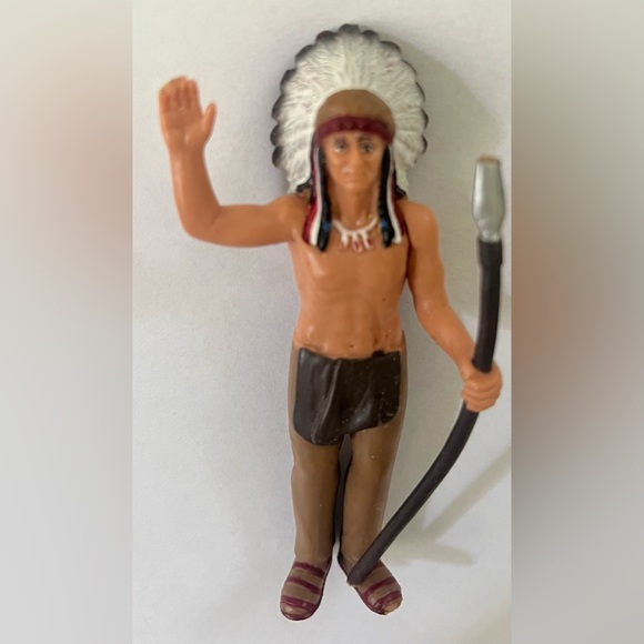 Mojo native american 3 1/2” figurine made in 2013 - Picture 2 of 9